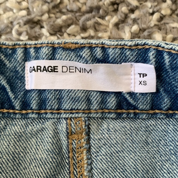Selling brand new denim skirt, size small - Picture 4 of 4